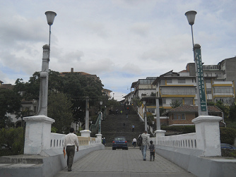 Escalera grande a la Calle Larga