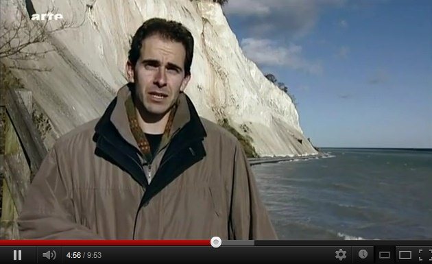 Nir Shaviv speaking about the
                process of forming of cliffs